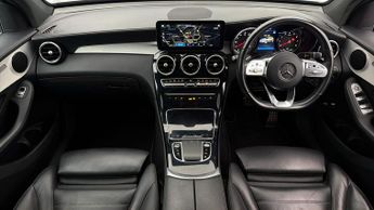 Mercedes-Benz GLC GLC 300 E 4MATIC AMG LINE