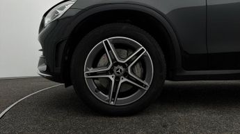Mercedes-Benz GLC GLC 300 E 4MATIC AMG LINE