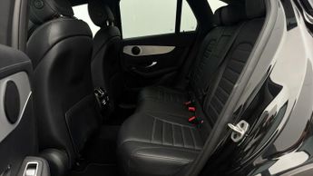 Mercedes-Benz GLC GLC 300 E 4MATIC AMG LINE