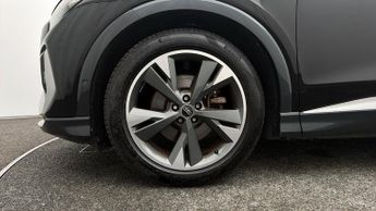 Audi Q4 e-tron S LINE