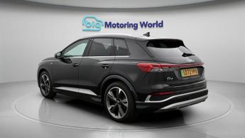 Audi Q4 e-tron S LINE