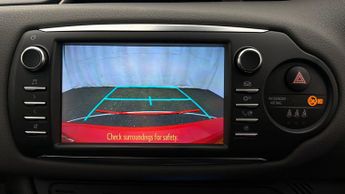 Toyota Yaris VVT-I ICON TECH