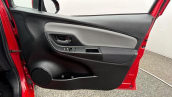 Toyota Yaris VVT-I ICON TECH
