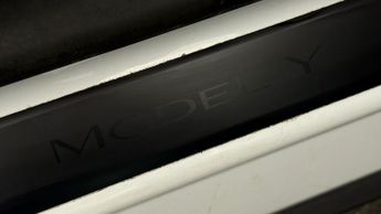 Tesla Model Y BASE