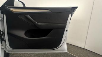 Tesla Model Y BASE