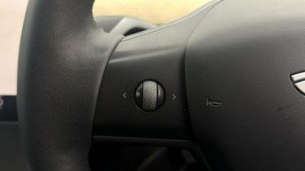 Tesla Model Y BASE