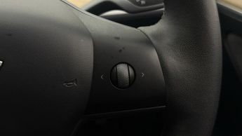 Tesla Model Y BASE