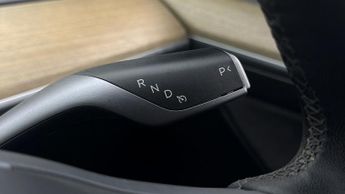 Tesla Model Y BASE