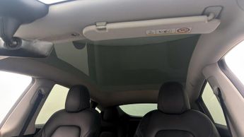 Tesla Model Y BASE