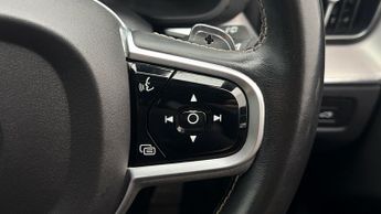 Volvo XC60 T5 R-DESIGN