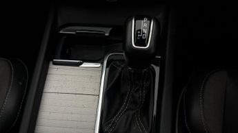 Volvo XC60 T5 R-DESIGN