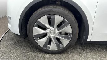Tesla Model Y LONG RANGE AWD