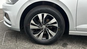 Volkswagen Polo SE TSI DSG