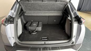 Peugeot E-2008 GT PREMIUM