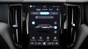Volvo XC60 RECHARGE T6 PLUS AWD