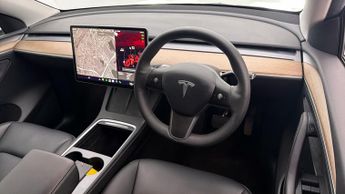 Tesla Model Y LONG RANGE AWD