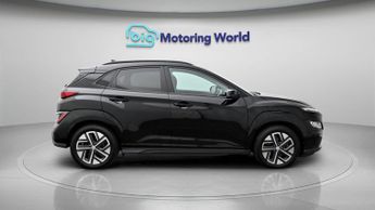 Hyundai KONA PREMIUM