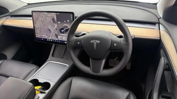 Tesla Model Y LONG RANGE AWD