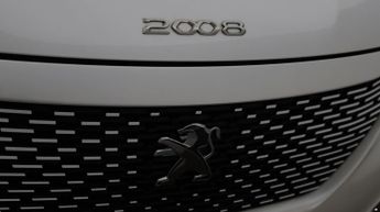 Peugeot E-2008 GT