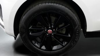 Jaguar F-PACE R-DYNAMIC BLACK