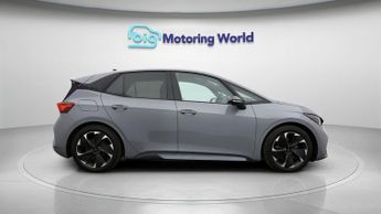 CUPRA Born V2