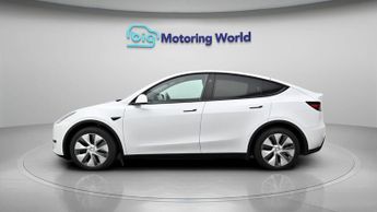 Tesla Model Y BASE