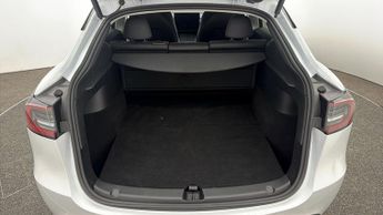 Tesla Model Y BASE