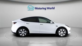 Tesla Model Y BASE