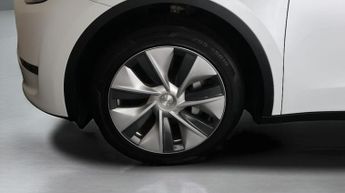 Tesla Model Y BASE
