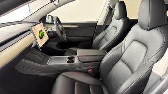 Tesla Model Y LONG RANGE AWD