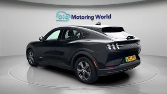 Ford Mustang Mach-E BASE