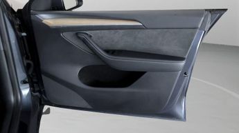 Tesla Model Y BASE