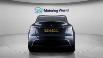 Tesla Model Y BASE