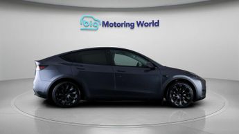 Tesla Model Y BASE