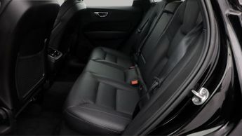 Volvo XC60 B4 PLUS AWD
