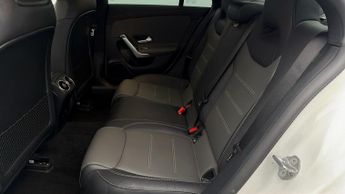 Mercedes-Benz CLA CLA 180 AMG LINE