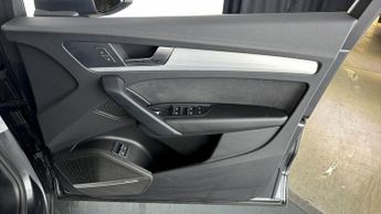 Audi Q5 TFSI E S LINE QUATTRO