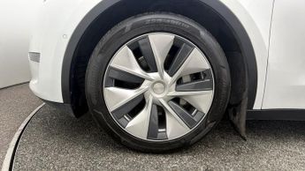 Tesla Model Y LONG RANGE AWD