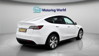 Tesla Model Y LONG RANGE AWD