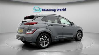 Hyundai KONA PREMIUM