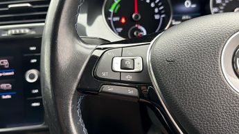 Volkswagen e-Golf E-GOLF