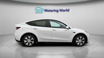 Tesla Model Y BASE
