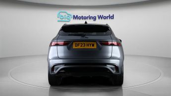 Jaguar F-PACE R-DYNAMIC SE BLACK