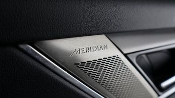 Jaguar F-PACE R-DYNAMIC SE BLACK