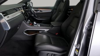 Jaguar F-PACE R-DYNAMIC SE BLACK