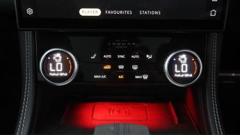 Jaguar F-PACE R-DYNAMIC SE BLACK