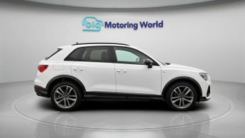 Audi Q3 TFSI S LINE BLACK EDITION