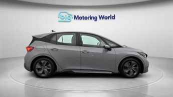 CUPRA Born V1