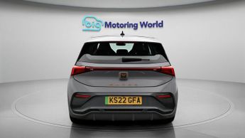CUPRA Born V1