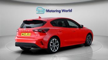 Ford Focus ST-LINE X